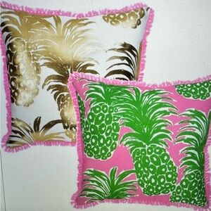 Lilly Pulitzer, 18” pillows set of 2! Reversible